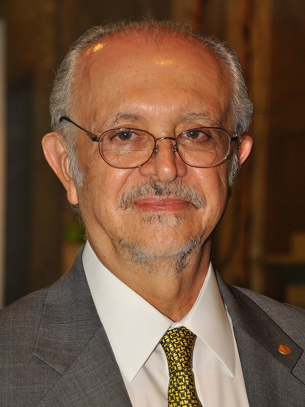 Mario Molina tại Nobel Laureate Global Symposium ở Vetenskapsakademien, Stockholm, ảnh chụp năm 2011.