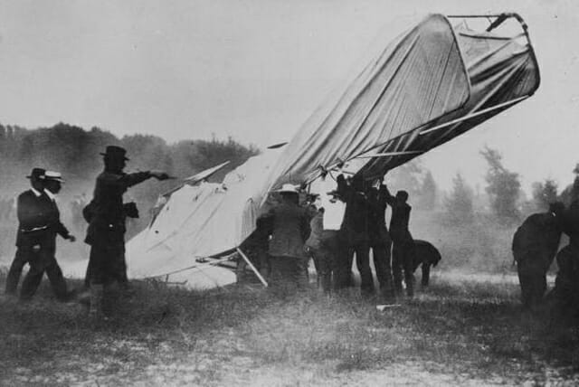 First photo of a fatal plane crash